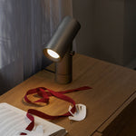 Beam table lamp | umber